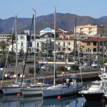 Appartamento Ca' Nanopulin, Fronte Porto Loano Esterno foto