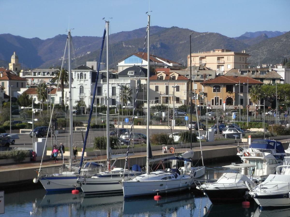 Appartamento Ca' Nanopulin, Fronte Porto Loano Esterno foto