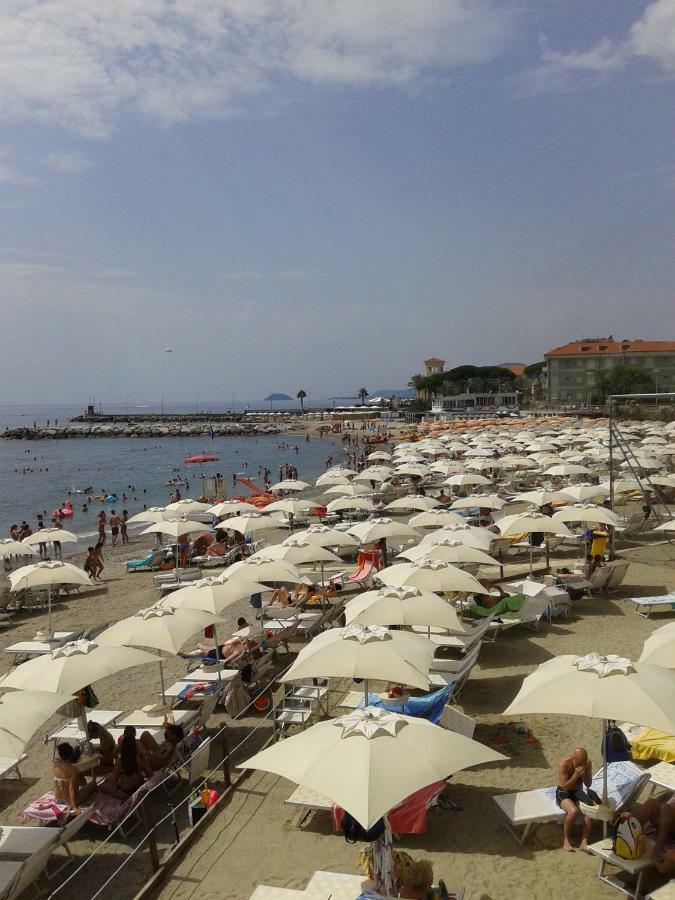 Appartamento Ca' Nanopulin, Fronte Porto Loano Esterno foto